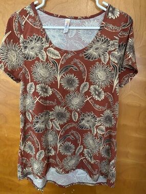 LuLaRoe Rust and Cream Floral Scoop Neck Short Sleeve Top